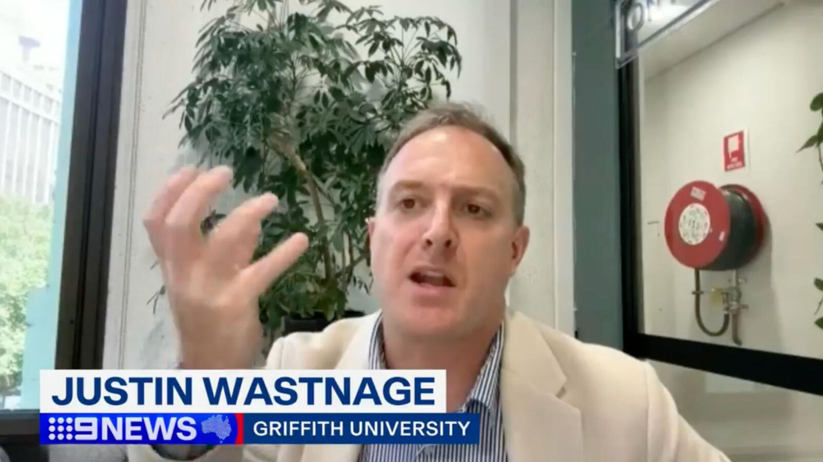 Justin Wastnage explains the Mount Lewotobi ash cloud affecting aviation to Bali